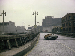 furtho:  Burned-out car on the abandoned West Side Highway, Manhattan, 1975 (via wavz13) 