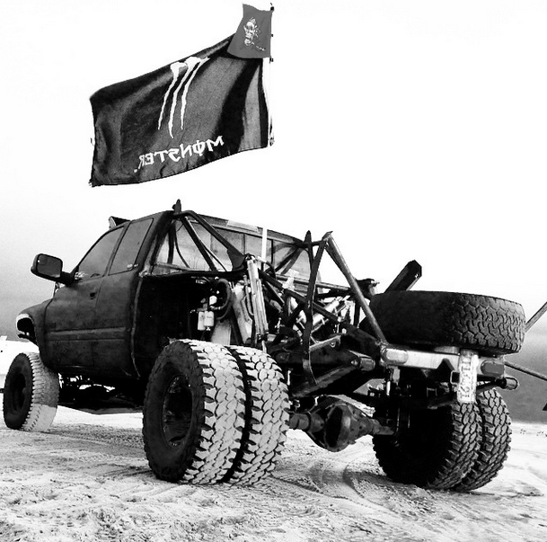 dieselnuts:  Just when you think you’ve seen it all. A cummins dually trophy truck