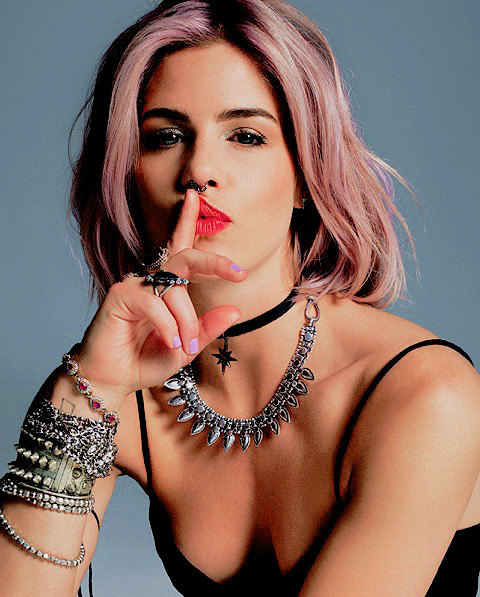 emilyzbett:  emily bett rickards for mane addicts  