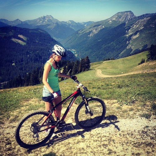 bikes-bridges-beer: The Alps last summer with @katherinehampson #missthis #mtb #mountainbike #alpine