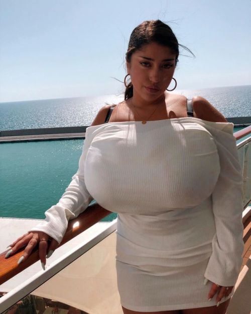 zcupboobs:Titsanic is the name of my next movie