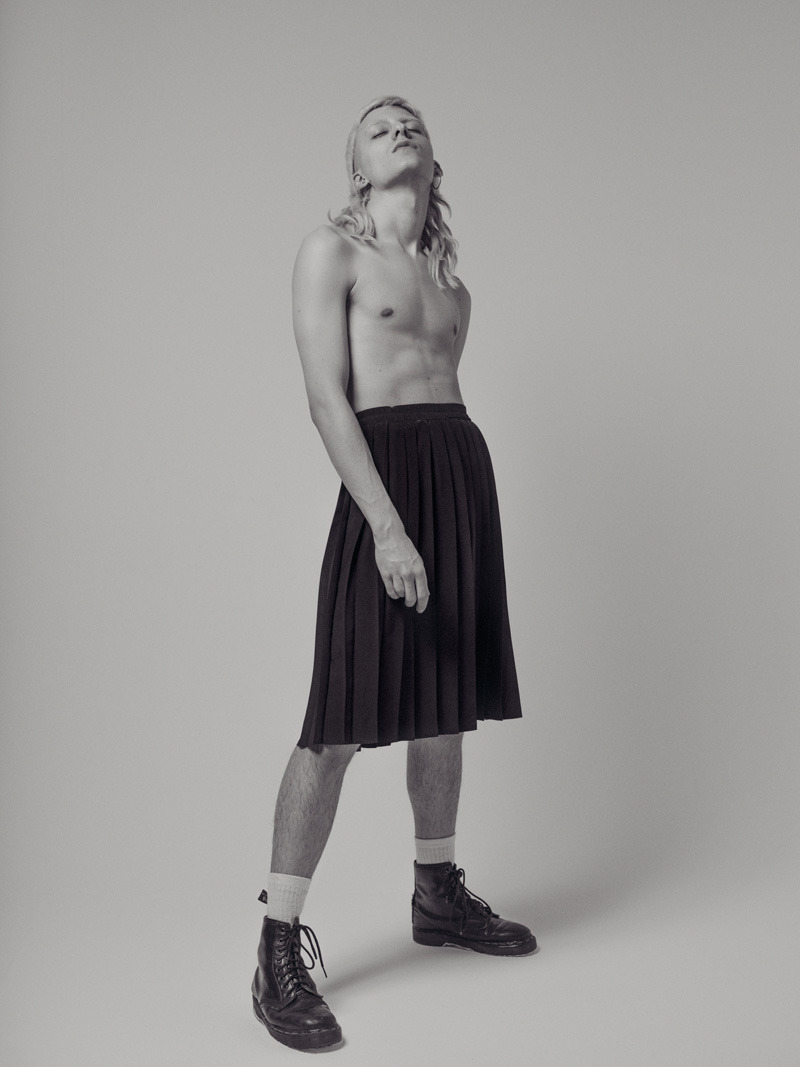 fagunt:  Zealot featuring  Tony Perlo photographed by Agustín Fallas and styled