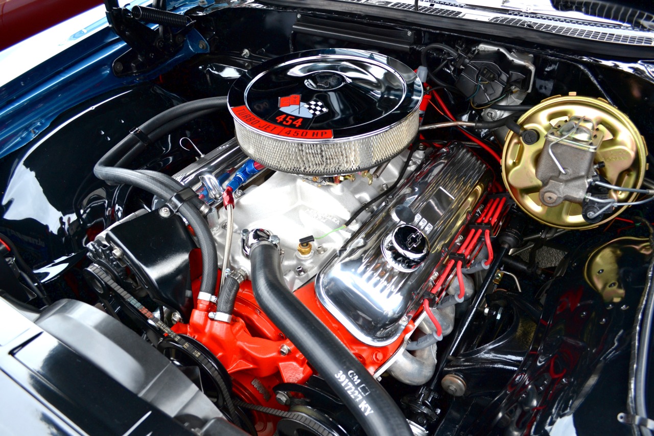 chevyfatcat1989:  1970 Chevelle SS housing the 454 powerhouse big block. 