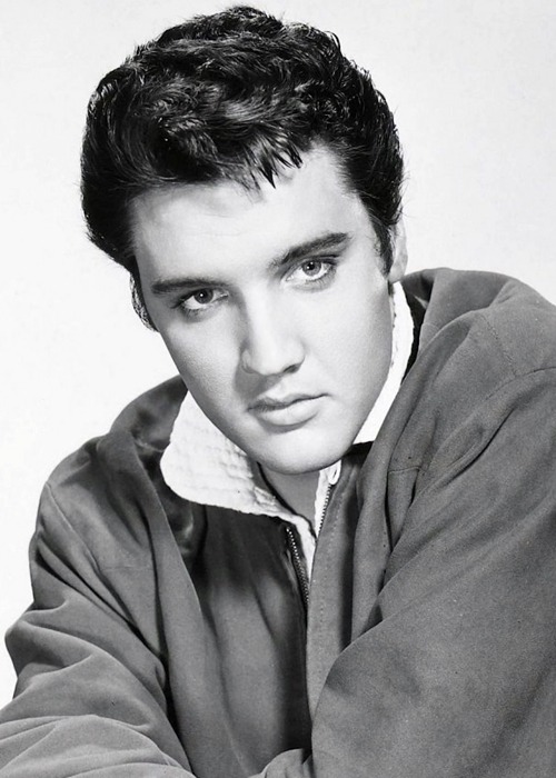 thewonderofelvis:  Elvis in a publicity still for Jailhouse Rock, 1957. 