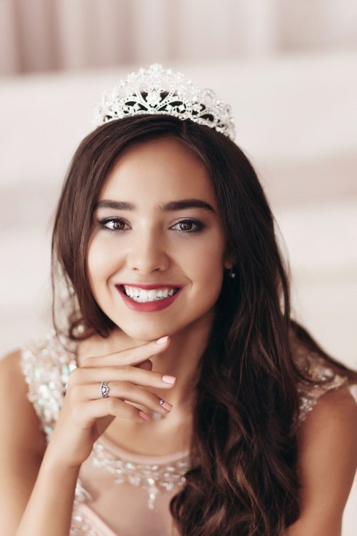 https://amazinggirlsphotos.tumblr.com/post/157106248721