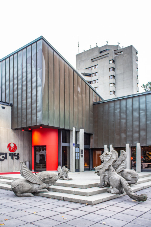 The sculptural exposed concrete building of the Tantris Restaurant, a single-story multi-unit struct