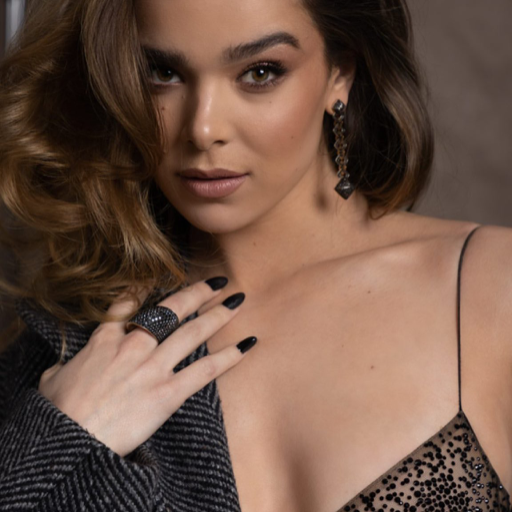 haileefrfr-itsusforever:Hailee Steinfeld Instagram September 16🔥🔥🔥🔥