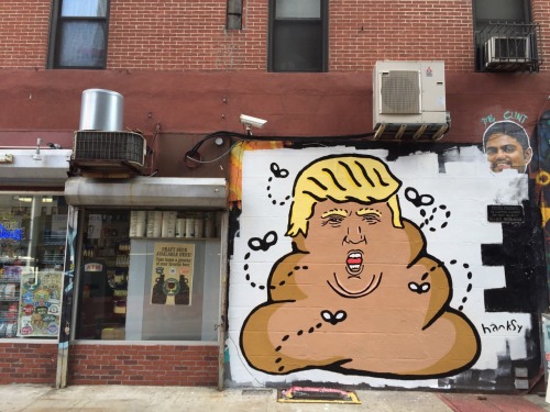 now-youre-cool:  tomhanksy:  Trump is a piece of shit fyi. NYC, NY.  I like Hanksy