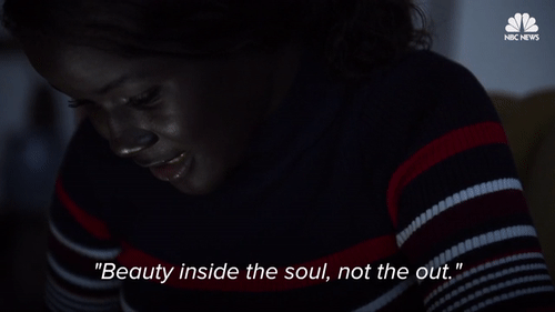 black-to-the-bones:    Khoudia Diop: The Model Redefining Beauty Standards   She has been through alot in her life, she experienced bullying because of her skin color and tried to wash it off in her childhood, but now she dreams of going back and tell