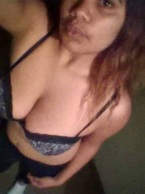 picturesofhotness:  Be nice hehe 🙊🙈😉✌  Hook up with hot local girls..
