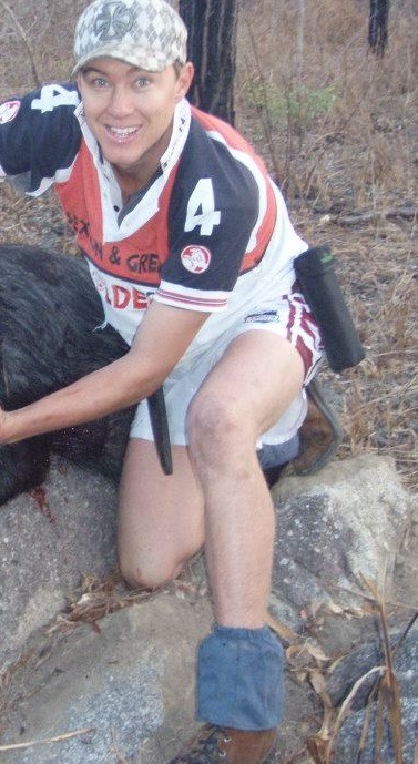 305. footyshortboy:  workbootsfootys:  tradies2000:  the combo of sock protectors,