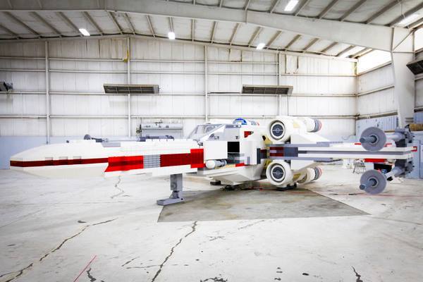 archatlas:
“5,335,200 LEGO bricks Star Wars X-wing Starfighter 1:1 Model
The LEGO Group today unveiled the world’s largest LEGO model, a 1:1 replica of the LEGO Star Wars X-wing starfighter, in New York’s Times Square. To celebrate the upcoming...