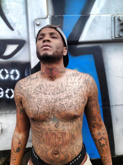 therealhoodfreak:  Drew….. Submit all pics & vids 2 my Kik: Hoodfreak
