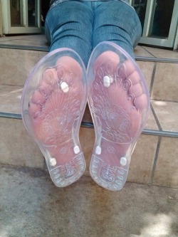 sandalsandspankings:  Sexy, stingy, jelly thong sandals.