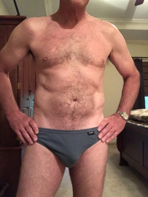 briefs6335:Monday morning. Don’t really want to go to the office