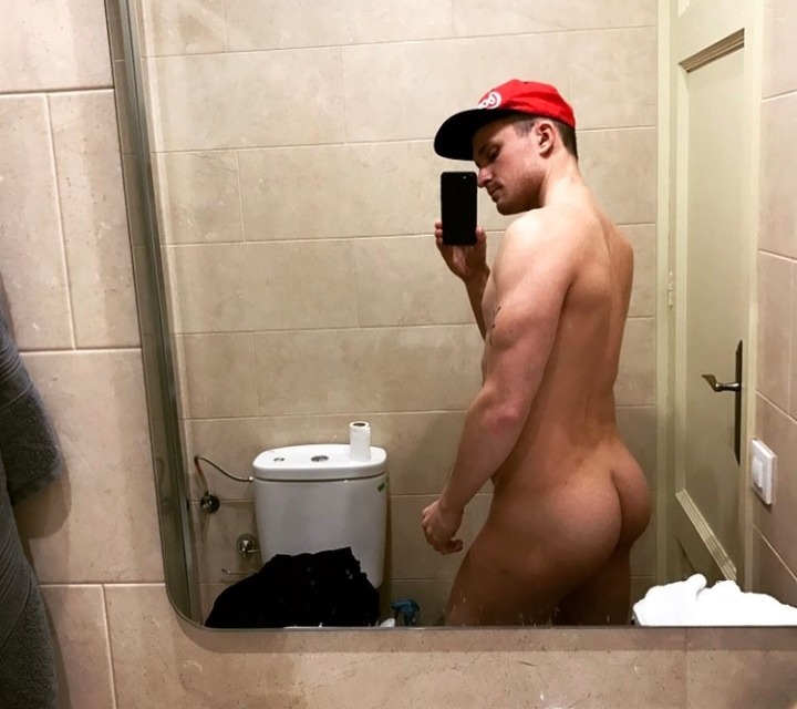 que-culo-miguel:  Some Spanish/Czech guy from Barcelona I thought his Ass was  worthy