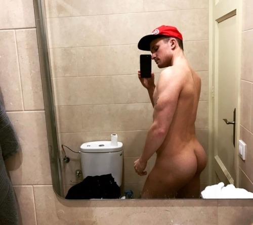 que-culo-miguel:  Some Spanish/Czech guy porn pictures