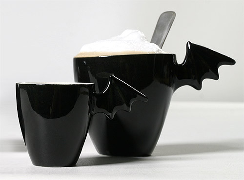 spookyloop:  Ceramic bat mugs and bowls by Sami Rinne Design 