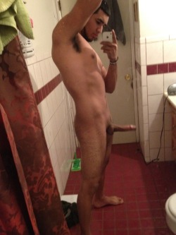 savvyifyanasty:  instaguys:  Guys with iPhones Source: gwip.me    &gt; nice!  