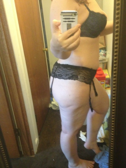 omganniephanny:  Don’t really like these..  But I’m posting it anyway. One day when my ass is amazing I will look back at these and see how far I’ve come.