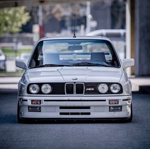 untouchvbles:  BMW M3 (E30)