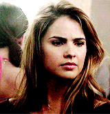 niall-horani-deactivated2014092:Malia Tate in every episode: 4x01 “The Dark Moon”.