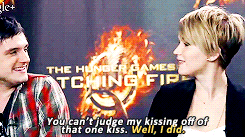 maliatale:  Jennifer Lawrence on being asked who was the better kisser, Josh or Liam.