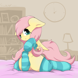 tesslashy:  Fluttersocks~ This is the pic