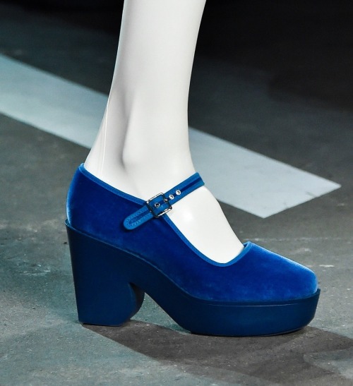 isteiro:  details at Marc by Marc Jacobs S/S 2015 at NYFW