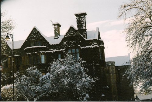 infinite-night-in-winter:  englishsnow:   Holly Kimberley Cooper  first pic, omg<3