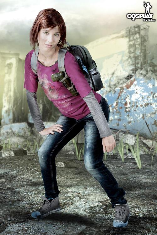 Ellie cosplay from Last Of Us.Follow me at:- cosplaystacy.tumblr.com- cosplayerotica.com