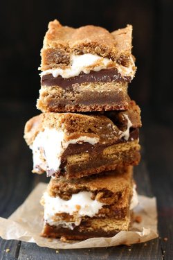 hoardingrecipes:  Peanut Butter S'mores Blondies