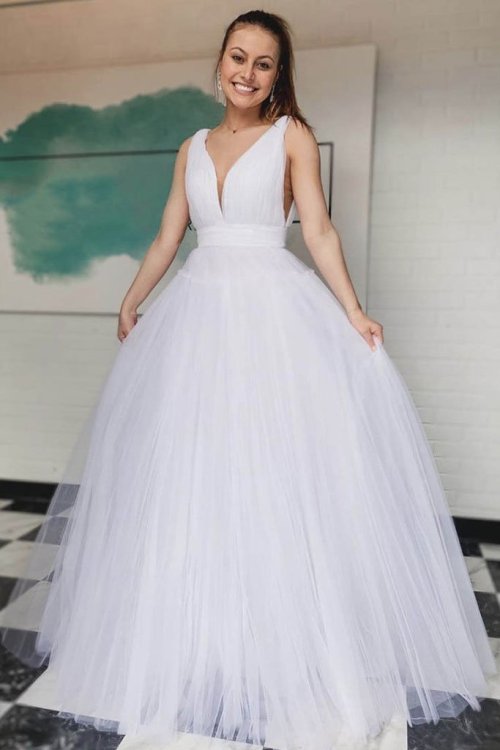 white tulle long prom dressbuy here: shdress.com