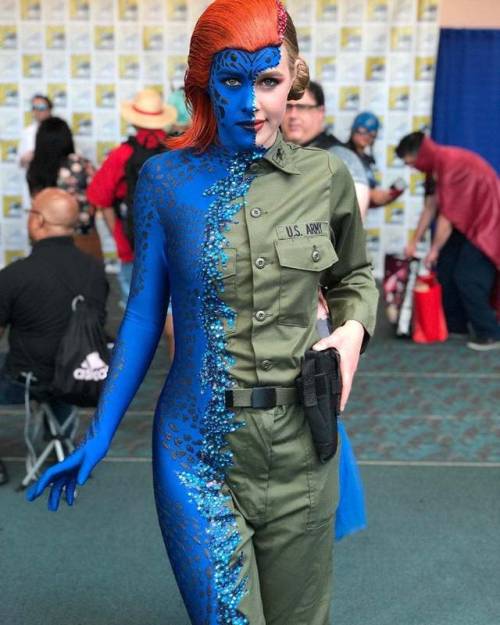 tangentmoth: mrkrabs-sugardaddy:  sixpenceee:   This Mystique cosplay mid merge (by magnetomystique)