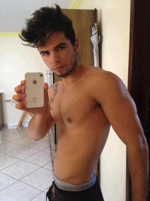 Porn instaguys:  Guys with iPhones Source: gwip.me photos