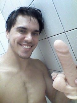 Dildoheld:  Hefestospr:  I Do This In My Bathroom Before I Go Out Looking For Live