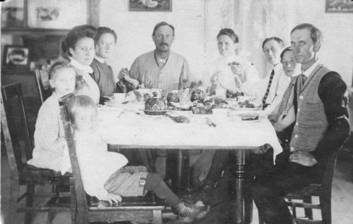 Tuhus and Ecklor families at Thanksgiving, La Farge, Wisconsin, 1909.via: La Farge Public Library by