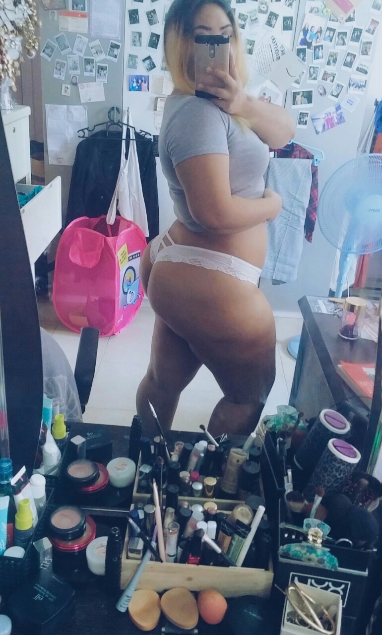 partyinjulespants:  domo-laflare:  partyinjulespants:  Someone needs to keep my booty