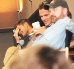 confessionsofastendanite:  Jared got gum on his coffee lid and Jensen was clearly