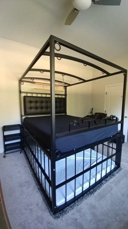 newrabbithole: kako-pup: Daddy added more D rings and eyebolts under the mattress to our metalbound bed. You can see then poking out some. On the upper frame more has been added. Added the head board. Different screws for the stocks and eyebolt Still