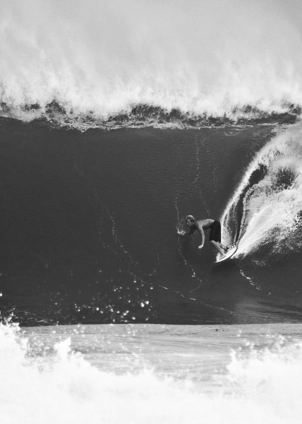 surfing-in-harmony:  highenoughtoseethesea:  John on a giant Ph: Laserwolf  ☼ 