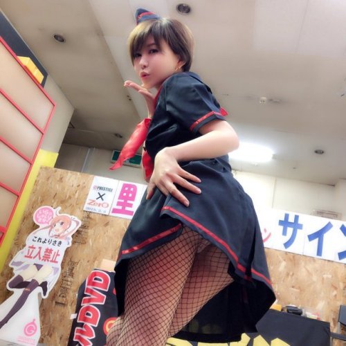 avjoyuuch: 里美ゆりあ
