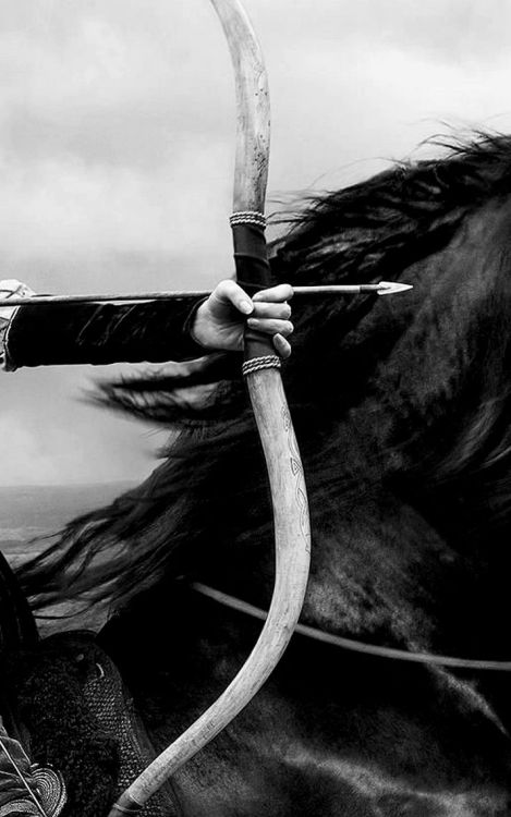 the-history-of-fighting:Mounted Archers 