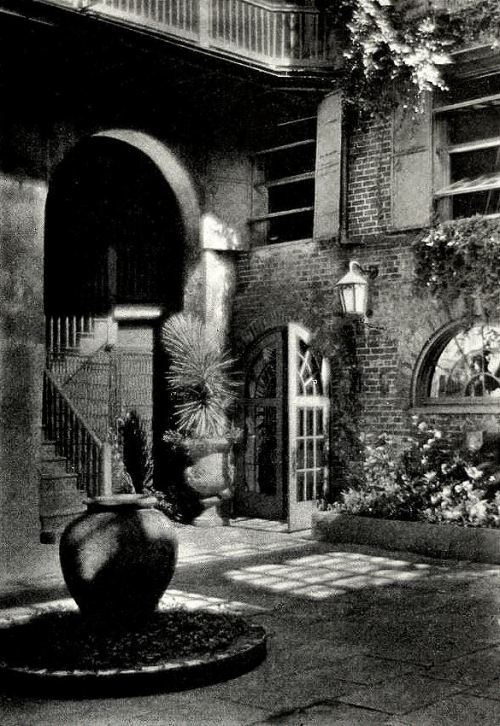 danismm:Patio of Maison Seignouret, New Orleans 1938.