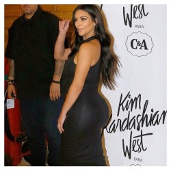 ultimatekimkardashian:  kimkardashian: “Bye