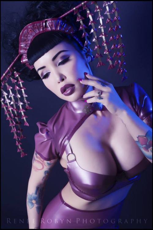 tits-tats-n-tutus:Masuimi Max by Renee Robyn Photography  custom latex: Cathouse Clothing  head piece: Arcanum Accessories  makeup: I AM SIN  visit the official site of Masuimi http://iamtrouble.com/ 