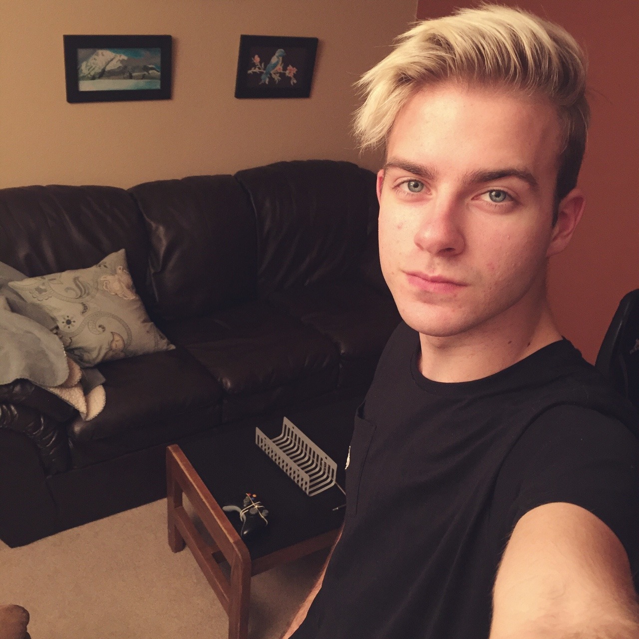 adieucamille:You can see some of my art on that wall ✌️