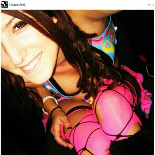 plurnews:@killakaylafaith #raver #edm #gogo #followher