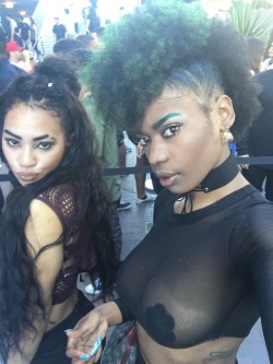 slavetheyouth:  brown bih got green hair