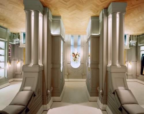 {This Viktor & Rolf shop in Milan is such a better, and still a more accurate of their brand and
